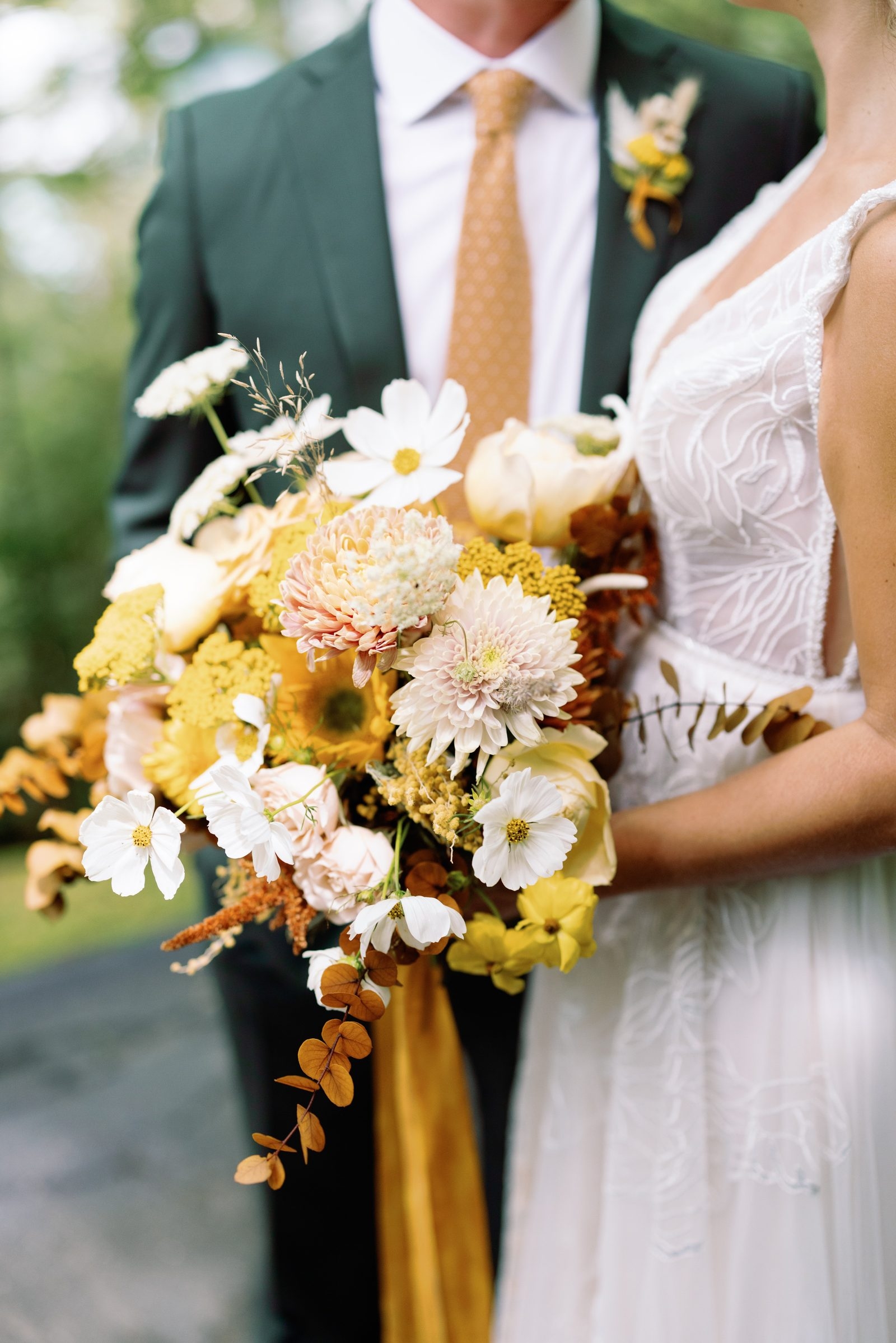 Golden Thistle Design wedding floral 02